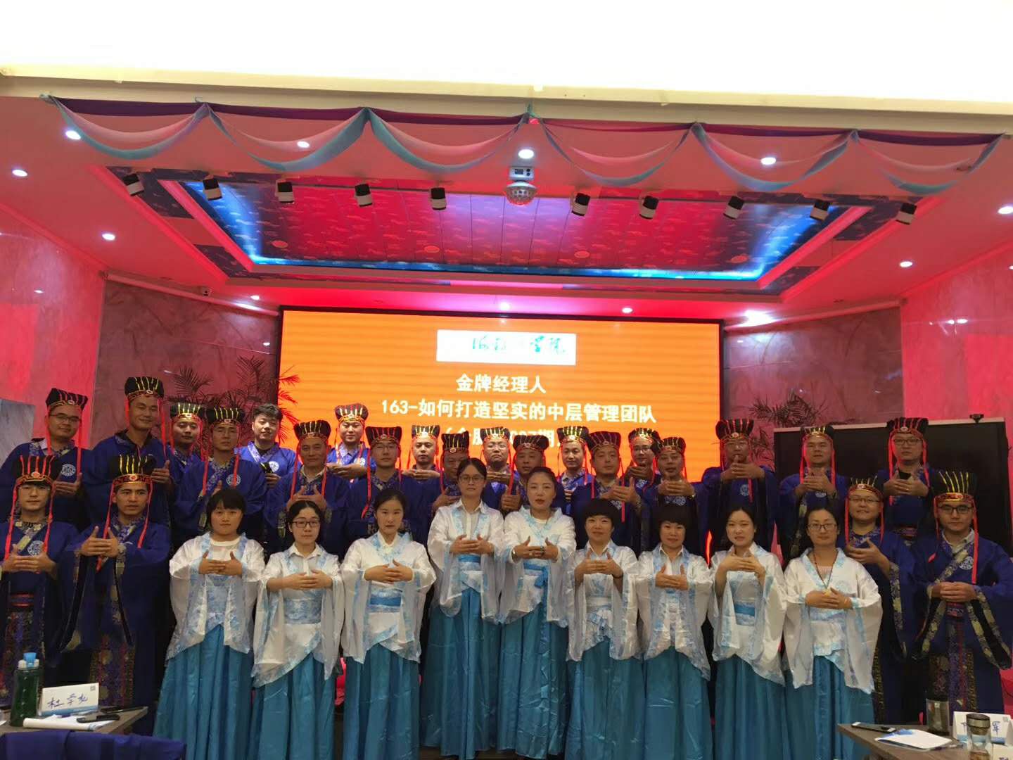 吴群学接受央视采访